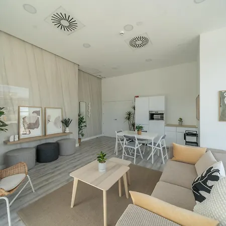 Xpce Urban 3 Skyline - Parking Free *