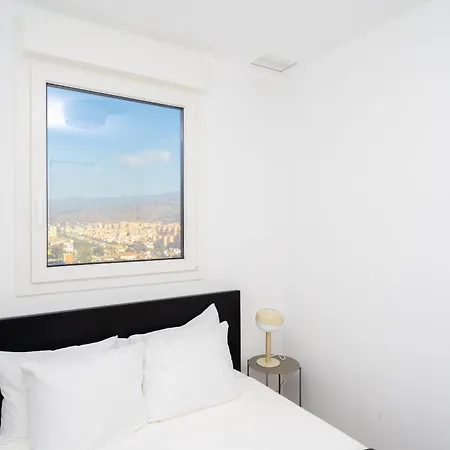 Xpce Urban 3 Skyline - Parking Free Malaga