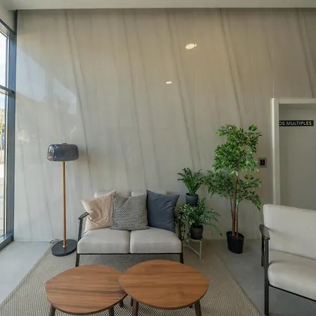 Xpce Urban 3 Skyline - Parking Free
